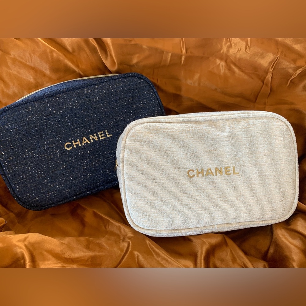 Chanel Beauty GWP Navy and Cream make up pouch